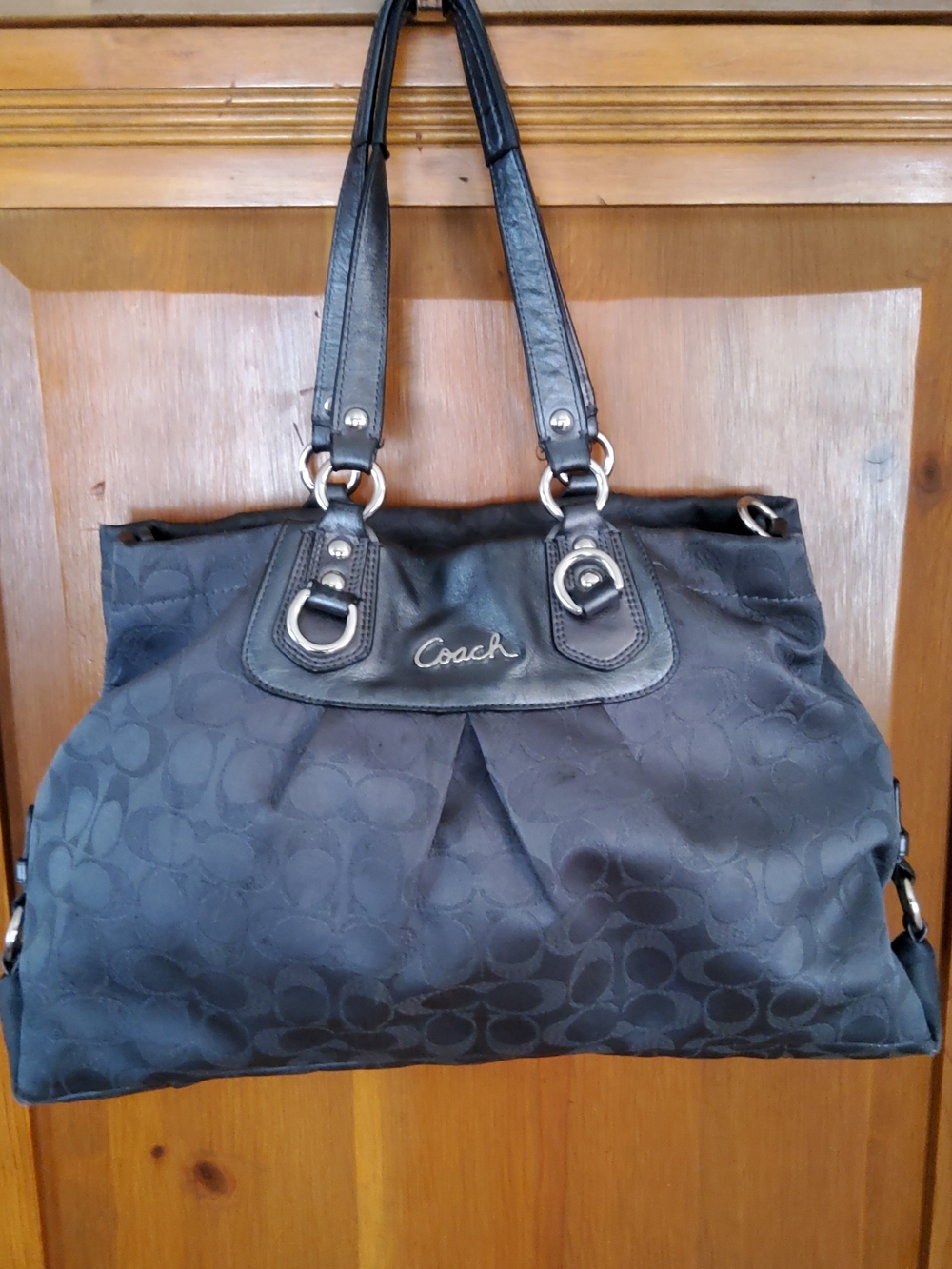 Coach Ashley Pleated Satchel F18776 GUC